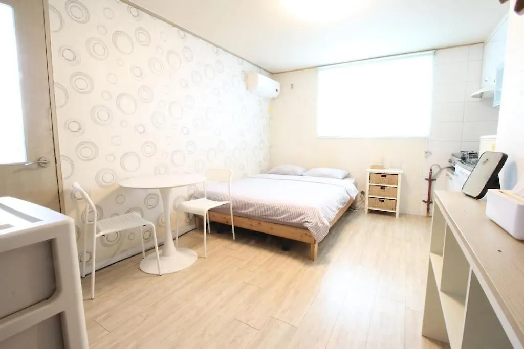 Kontakt z Cozy Home Between Konkuk Univ & Han River Park